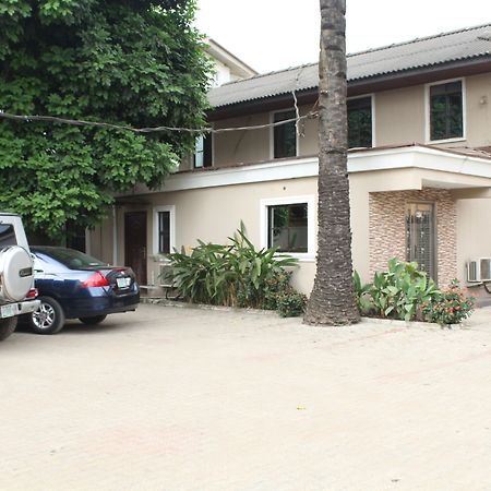 Bluespring Hotel Maryland Bagian luar foto