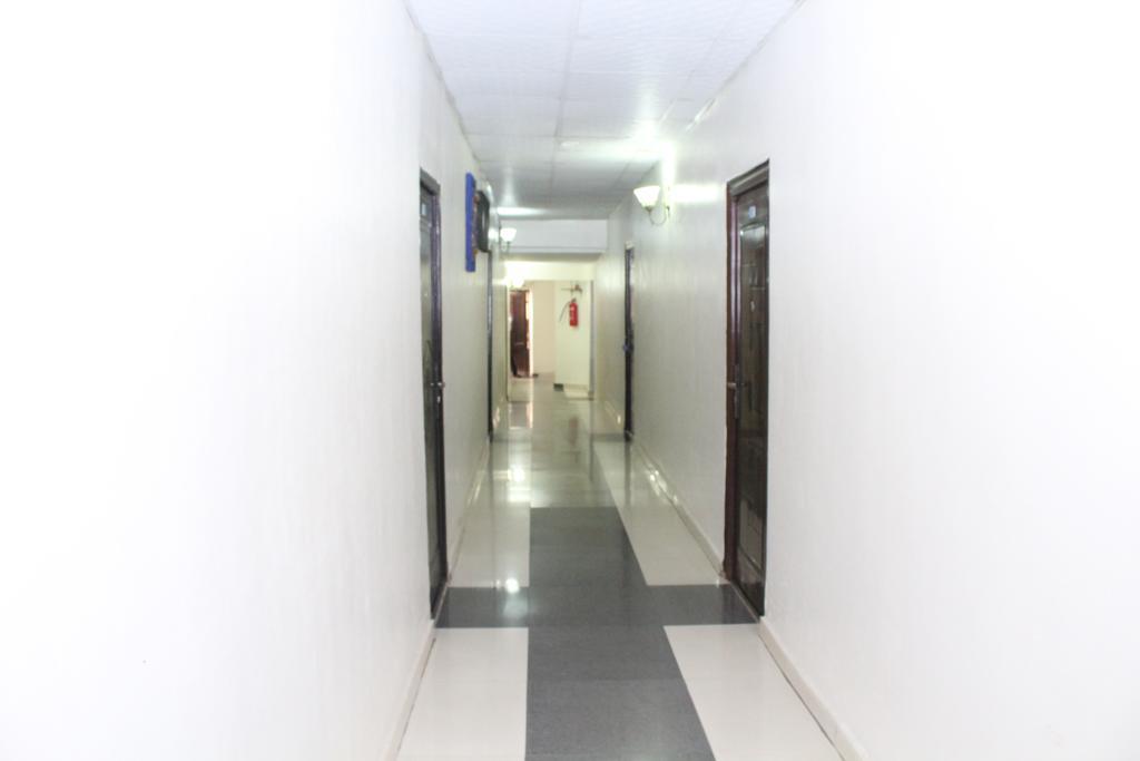 Bluespring Hotel Maryland Bagian luar foto