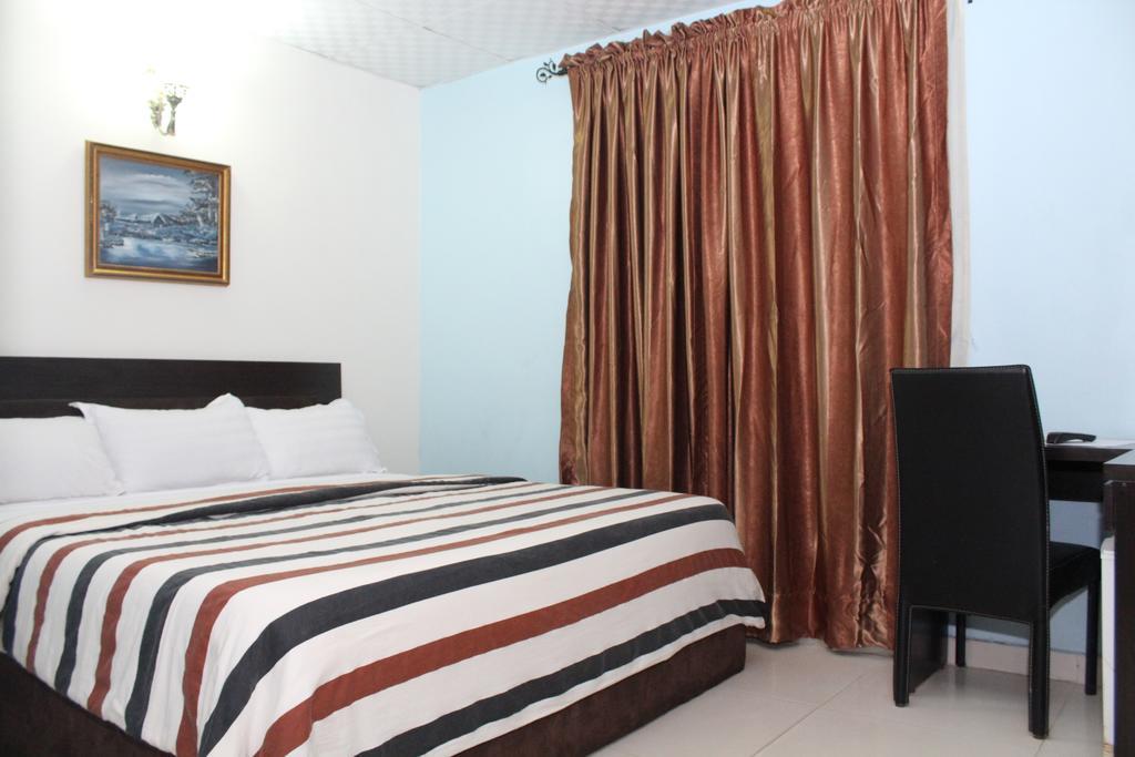 Bluespring Hotel Maryland Bagian luar foto