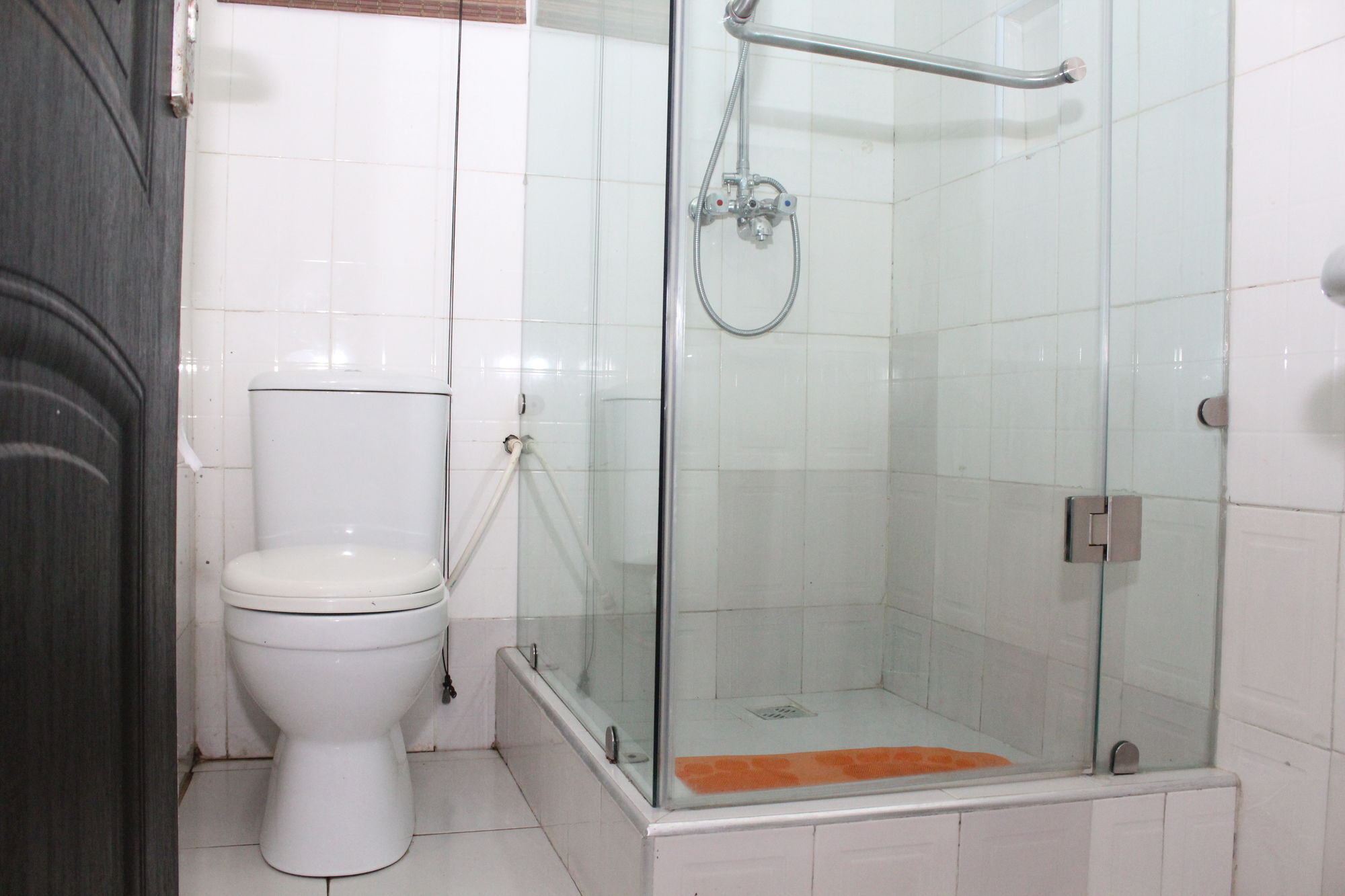Bluespring Hotel Maryland Bagian luar foto